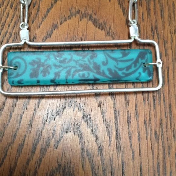 Overhead necklace/turquoise w/black nature design on a 12” drop silvertone chain - Picture 2 of 4